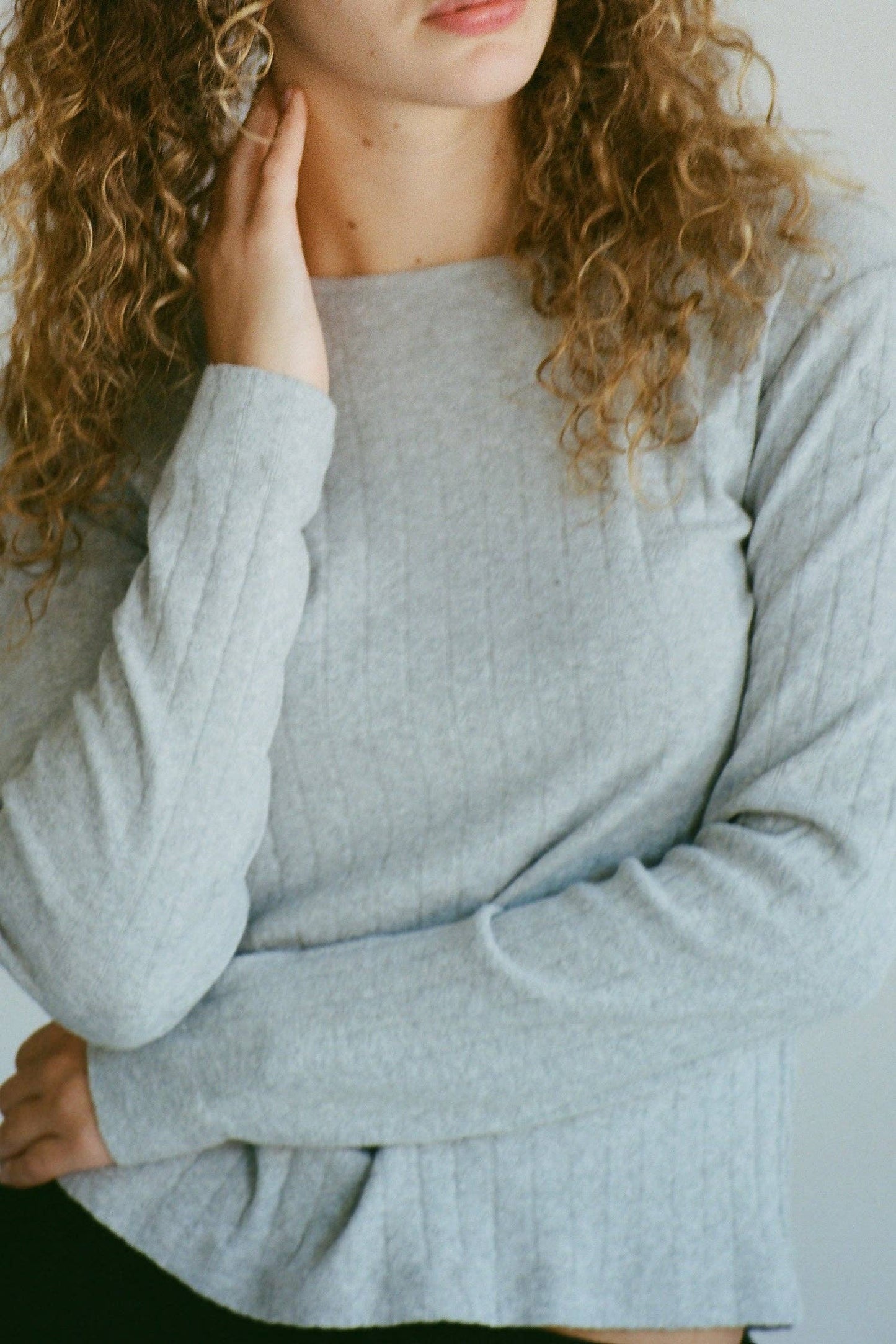 The Nephele Textured Long Sleeve // Heather Grey